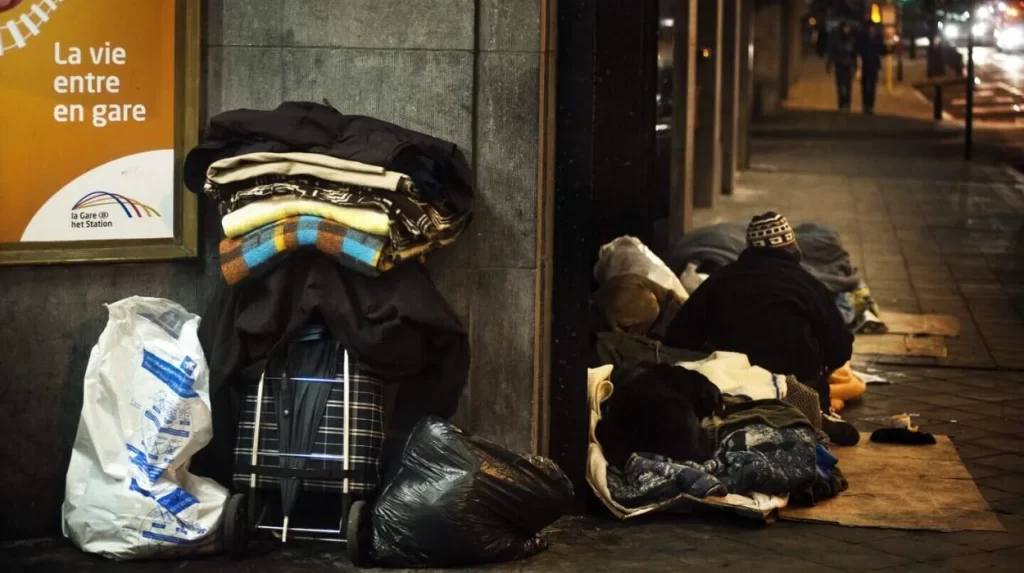 NMBS keeps 4 stations open overnight amid freezing temperatures