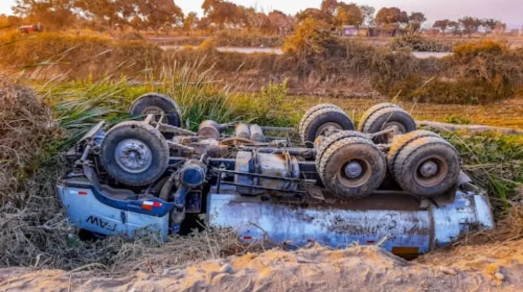 Truck crash completely blocks Noorderlaan at Lillobrug heading to Antwerp