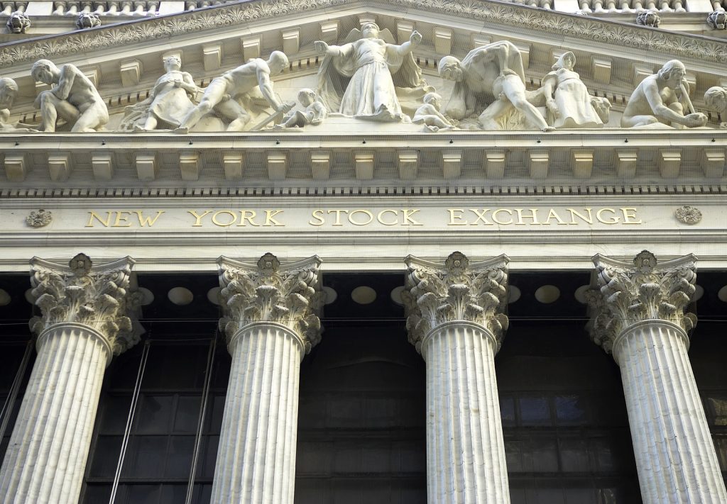 Dow Reaches Record High During Mixed Trading as Investors Shift Beyond Big Tech