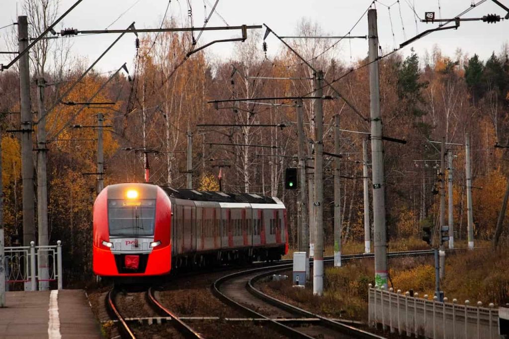 Irish Rail Suspends DART Lines After Overhead Disruptions