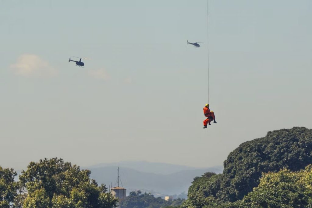 Britain Sends 68 Rescuers And £2 million Aid to Venezuela
