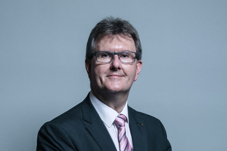 Ex-DUP Leader Donaldson Denies Sex Offences Against Girls